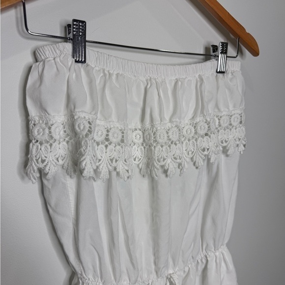 White Strapless Women’s Beach Romper with Pockets - Picture 3 of 6